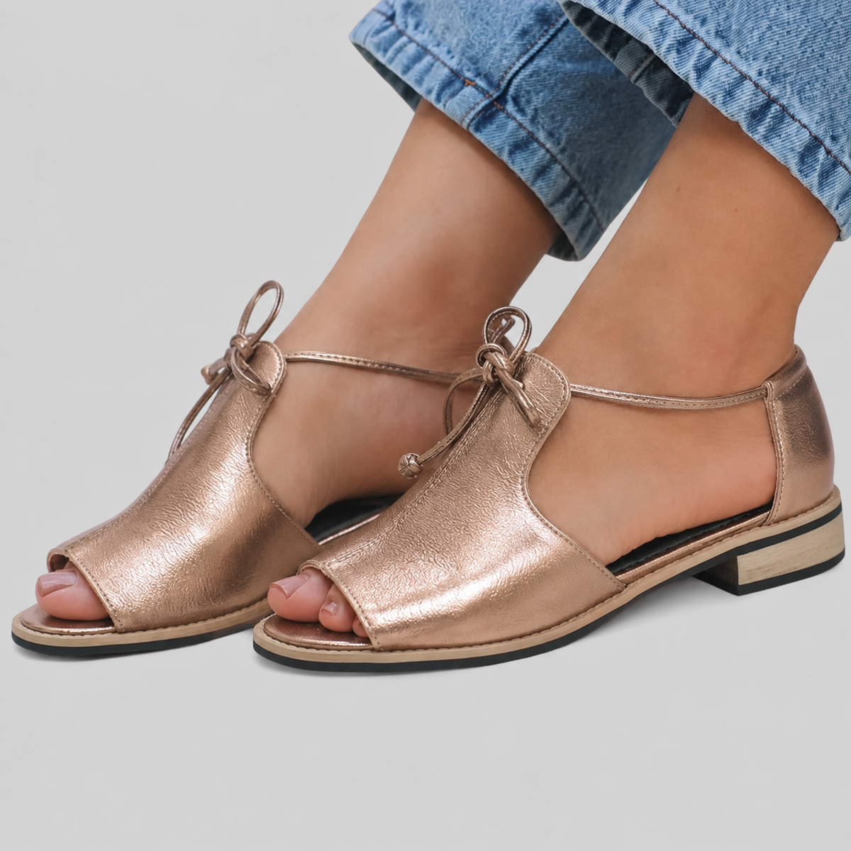 LILLIANA – STRAP-STYLE LEATHER SANDALS.
